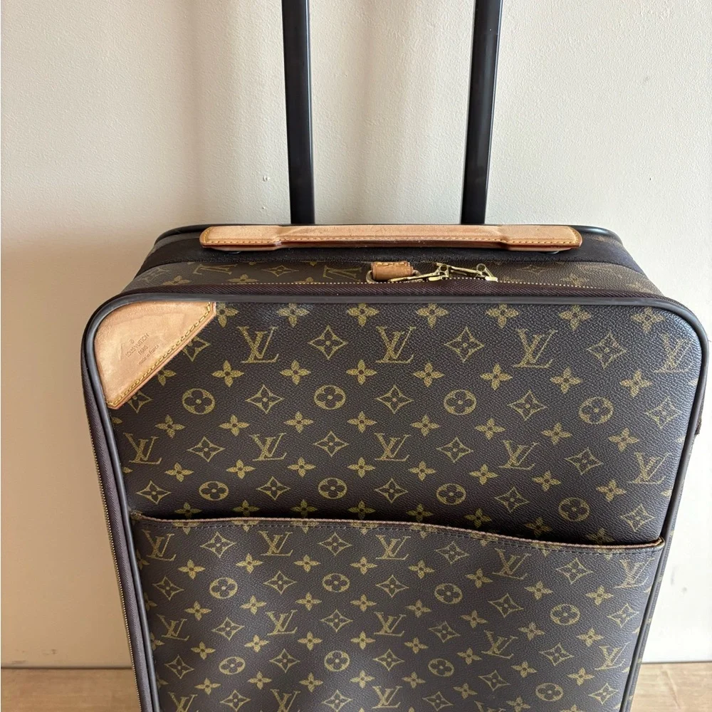 Authentic Louis Vuitton pegase 55 monogram carry on suitcase - Picture 2 of 8